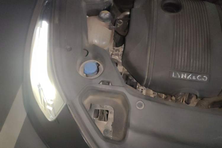Used Lynk & Co 03 2020 1.5TD DCT JingPro Edition Engine Bay Right