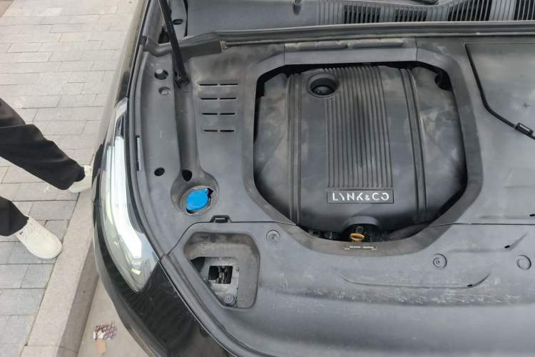 Used Lynk & Co 03 2020 1.5TD DCT JingPro Edition Engine Bay Right