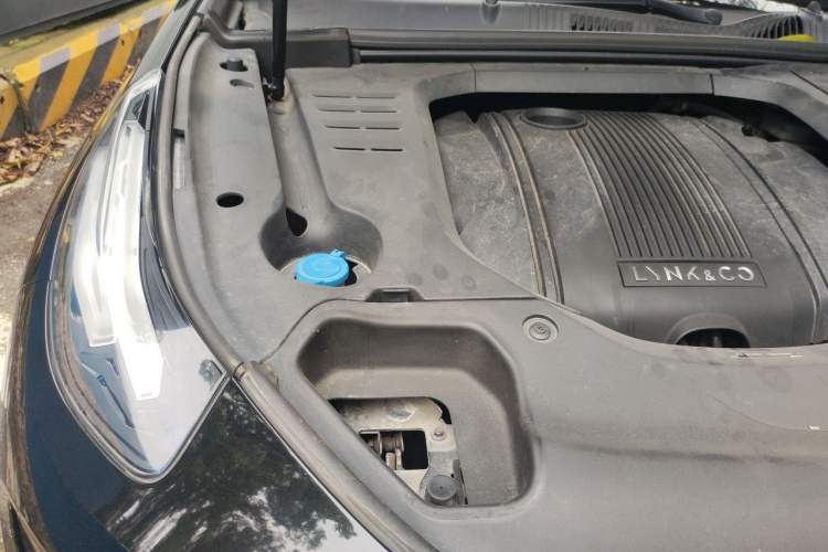 Used Lynk & Co 03 2020 1.5TD DCT JingPro Edition Engine Bay Right