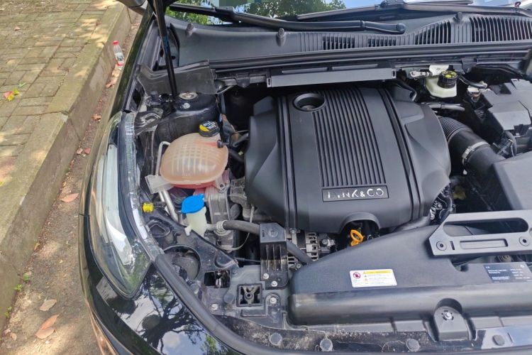 Used Lynk & Co 03 2020 1.5TD DCT Sport Edition Engine Bay Right