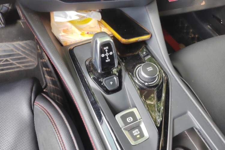 Used Lynk & Co 03 2020 1.5TD DCT Sport Edition Gear Lever
