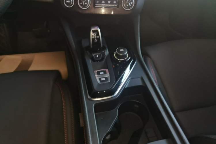 Used Lynk & Co 03 2020 2.0TD Automatic Jing Pro Edition Gear Lever