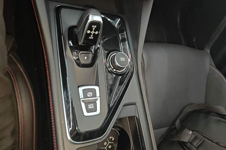 Used Lynk & Co 03 2020 1.5TD DCT Sport Edition Gear Lever