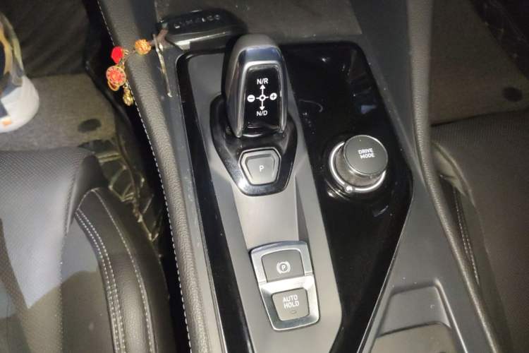 Used Lynk & Co 03 2020 1.5TD DCT JingPro Edition Gear Lever