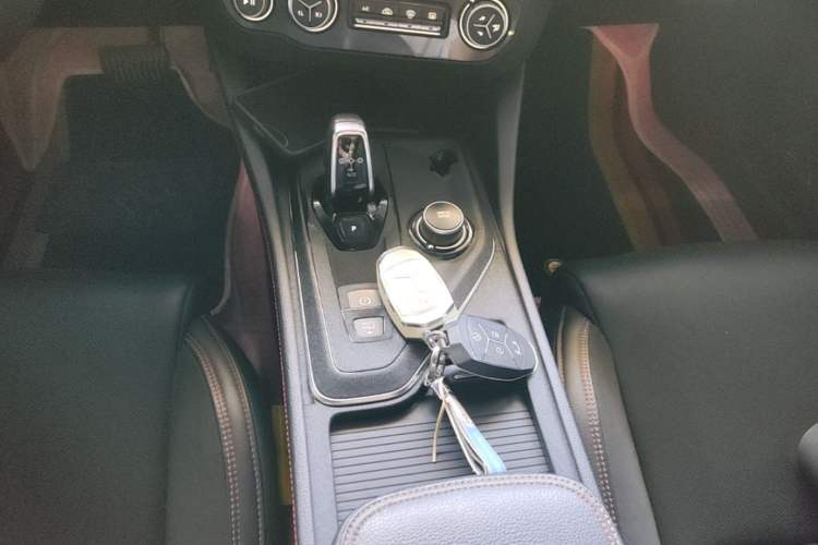 Used Lynk & Co 03 2020 1.5TD DCT JingPro Edition Gear Lever