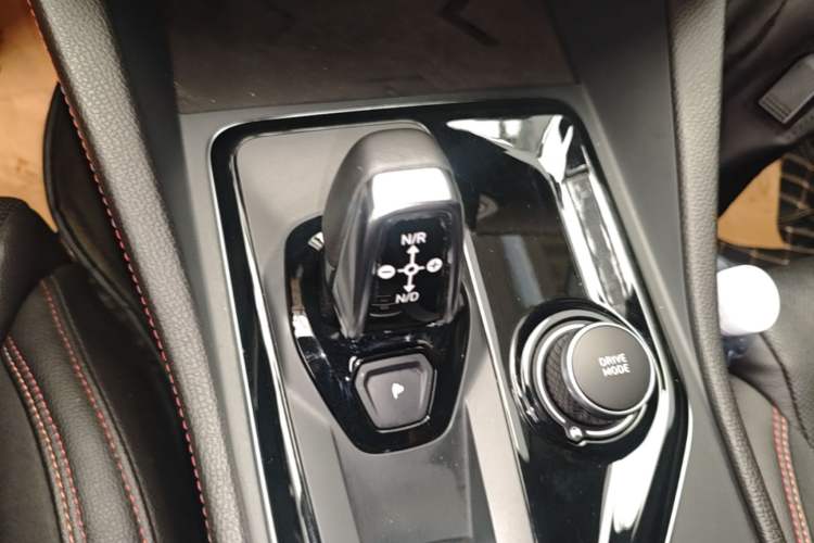 Used Lynk & Co 03 2020 2.0TD Automatic Jing Pro Edition Gear Lever