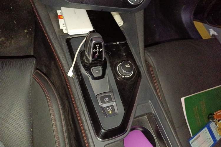 Used Lynk & Co 03 2020 1.5TD DCT JingPro Edition Gear Lever