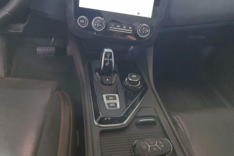 Used Lynk & Co 03 2020 2.0TD Automatic Trend Edition Gear Lever