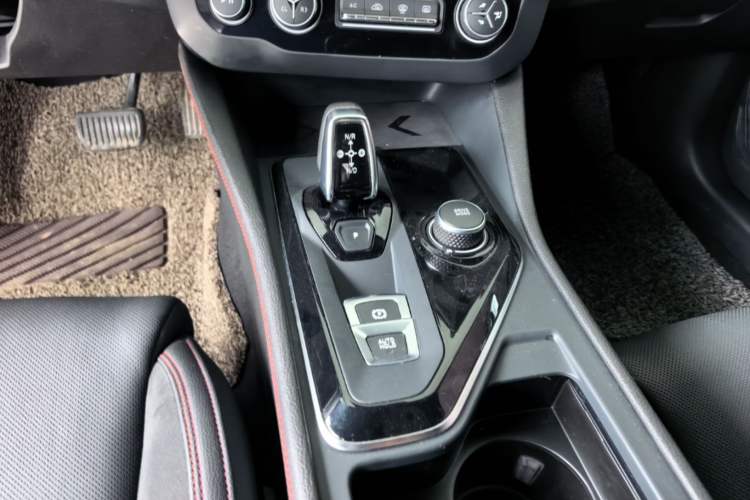 Used Lynk & Co 03 2020 2.0TD Automatic Jing Pro Edition Gear Lever