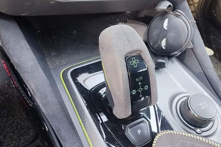 Used Lynk & Co 03 2020 03+ 2.0TD Automatic Wind-Chasing Edition Gear Lever
