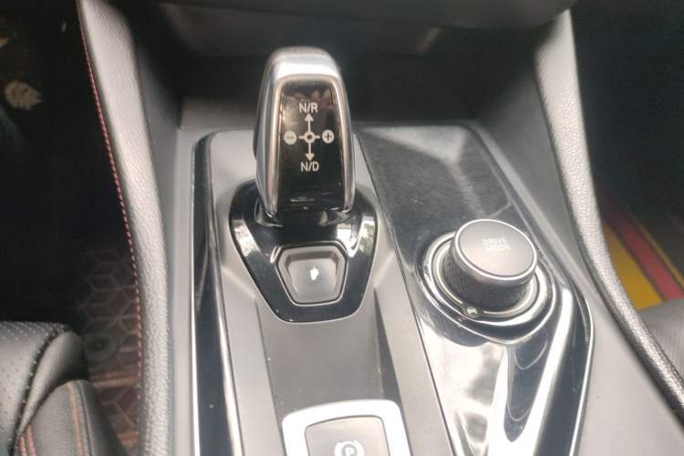 Used Lynk & Co 03 2020 1.5TD DCT JingPro Edition Gear Lever