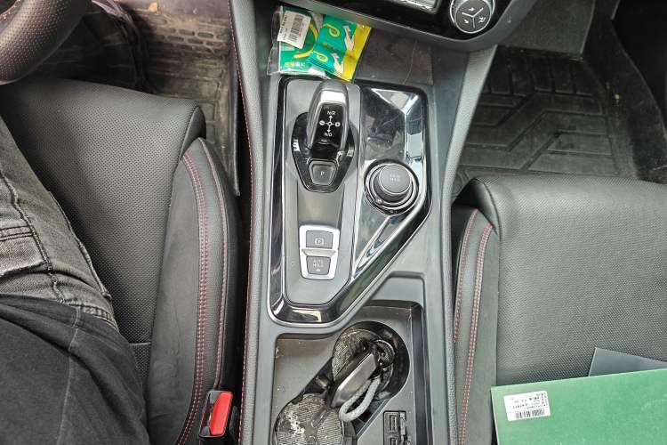 Used Lynk & Co 03 2020 1.5TD DCT JingPro Edition Gear Lever