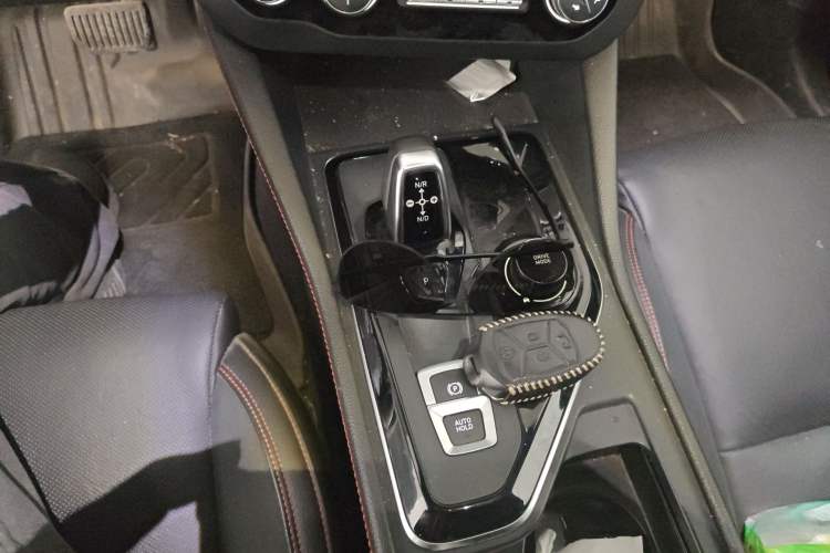 Used Lynk & Co 03 2020 1.5TD DCT JingPro Edition Gear Lever