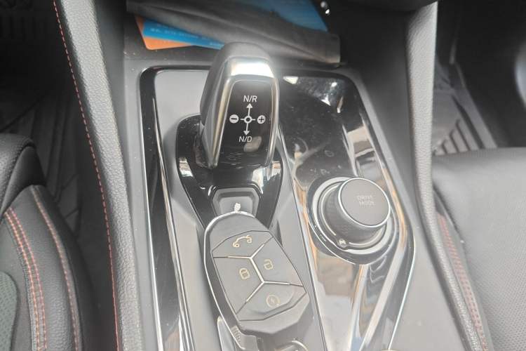 Used Lynk & Co 03 2020 1.5TD DCT JingPro Edition Gear Lever