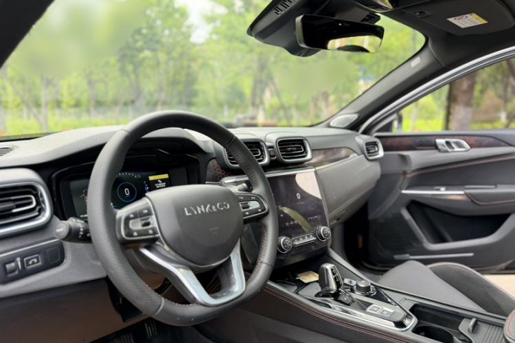 Used Lynk & Co 03 2020 2.0TD Automatic Jing Pro Edition Interior 2