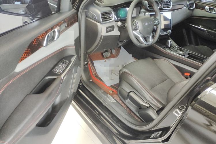Used Lynk & Co 03 2020 1.5TD DCT Sport Edition Interior 2
