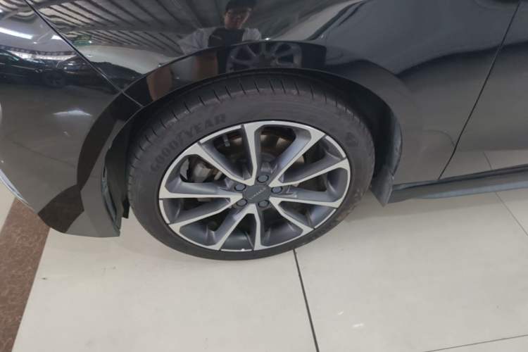 Used Lynk & Co 03 2020 2.0TD Automatic Trend Edition Left Front Wheel Hub