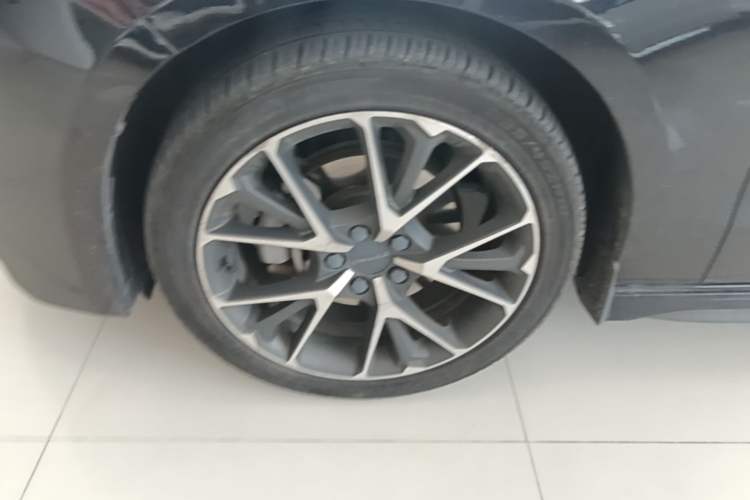 Used Lynk & Co 03 2020 2.0TD Automatic Jing Pro Edition Left Front Wheel Hub