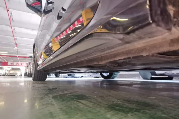 Used Lynk & Co 03 2020 2.0TD Automatic Jing Pro Edition Left Side Sill