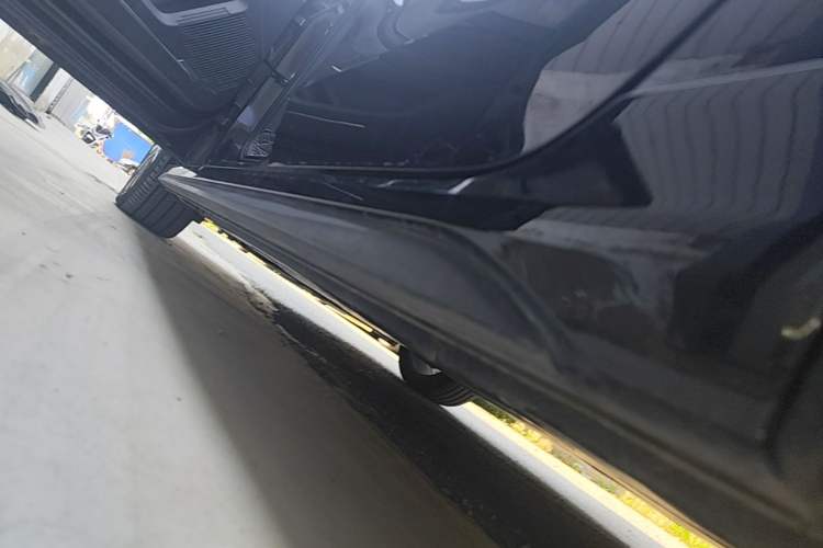 Used Lynk & Co 03 2020 1.5TD DCT Sport Edition Left Side Sill