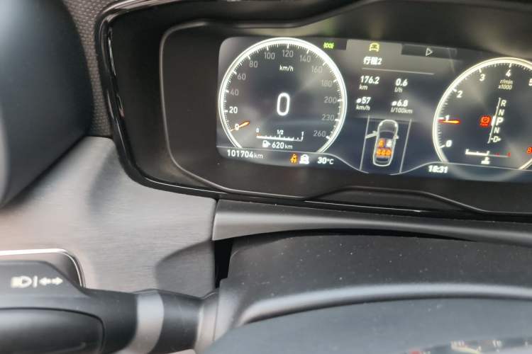 Used Lynk & Co 03 2020 1.5TD DCT JingPro Edition Odometer Close Up