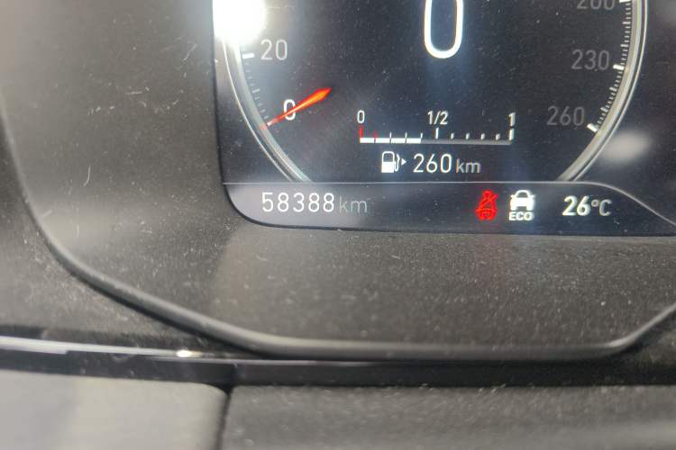 Used Lynk & Co 03 2020 1.5TD DCT JingPro Edition Odometer Close Up