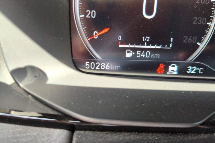 Used Lynk & Co 03 2020 1.5TD DCT JingPro Edition Odometer Close Up