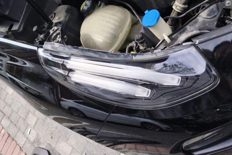 Used Lynk & Co 03 2020 2.0TD Automatic Jing Pro Edition Right Front Headlight