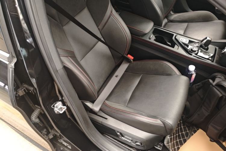 Used Lynk & Co 03 2020 2.0TD Automatic Jing Pro Edition Right Front Seat
