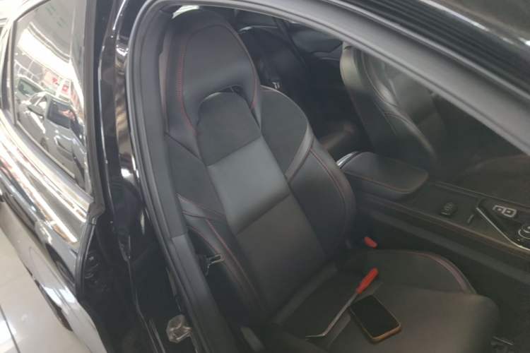 Used Lynk & Co 03 2020 2.0TD Automatic Trend Edition Right Front Seat