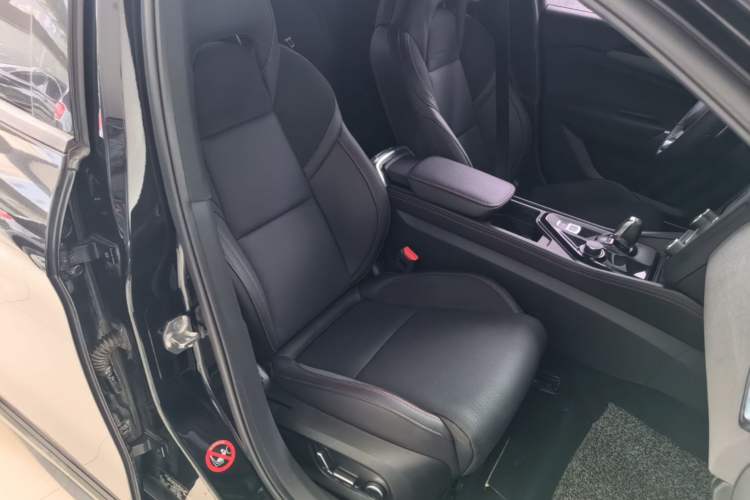 Used Lynk & Co 03 2020 2.0TD Automatic Jing Pro Edition Right Front Seat