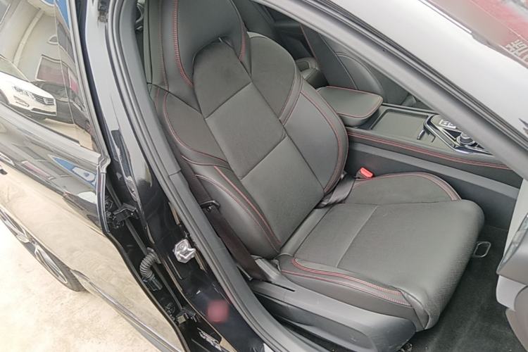 Used Lynk & Co 03 2020 1.5TD DCT Sport Edition Right Front Seat