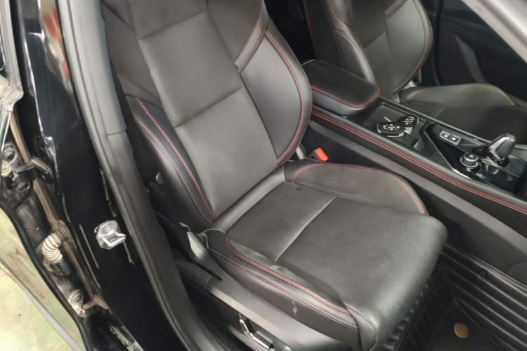 Used Lynk & Co 03 2020 2.0TD Automatic Jing Pro Edition Right Front Seat