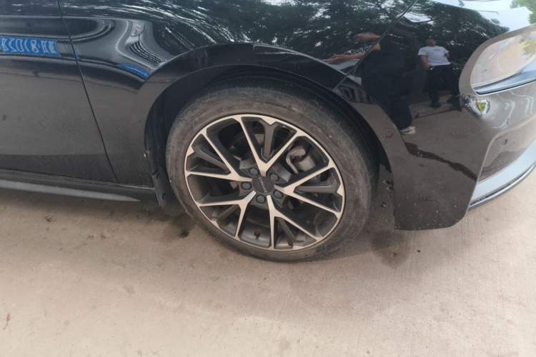 Used Lynk & Co 03 2020 2.0TD Automatic Jing Pro Edition Right Front Wheel Hub