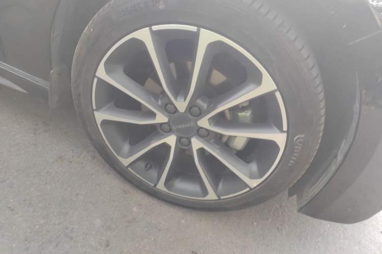 Used Lynk & Co 03 2020 1.5TD DCT Sport Edition Right Front Wheel Hub