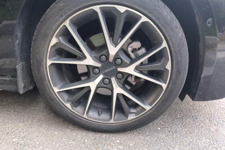 Used Lynk & Co 03 2020 1.5TD DCT JingPro Edition Right Front Wheel Hub