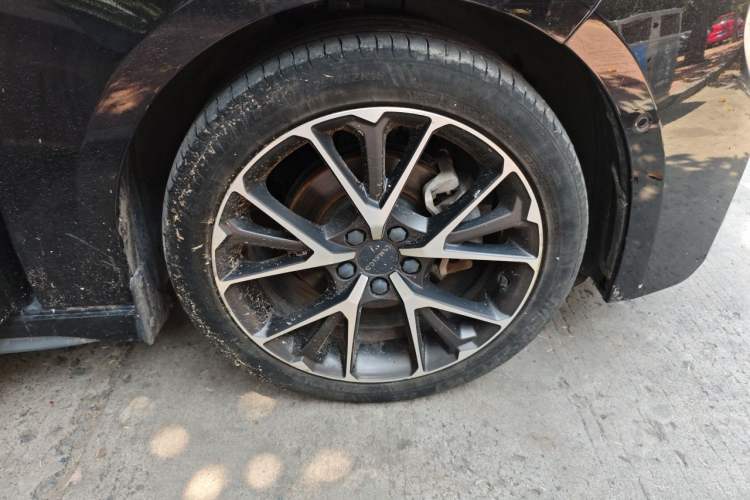 Used Lynk & Co 03 2020 1.5TD DCT JingPro Edition Right Front Wheel Hub
