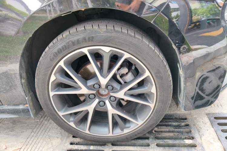 Used Lynk & Co 03 2020 1.5TD DCT JingPro Edition Right Front Wheel Hub