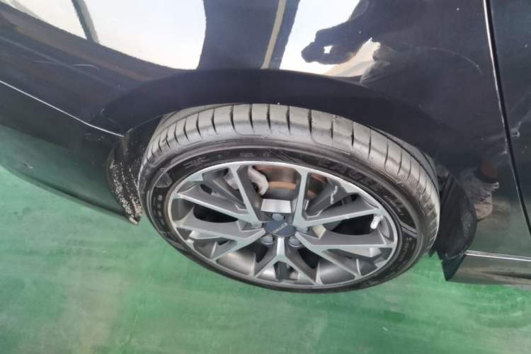 Used Lynk & Co 03 2020 2.0TD Automatic Jing Pro Edition Right Rear Wheel Hub