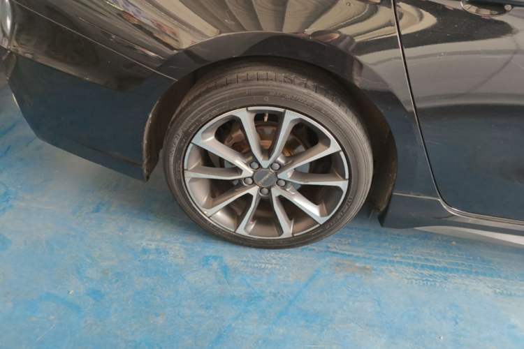 Used Lynk & Co 03 2020 2.0TD Automatic Trend Edition Right Rear Wheel Hub