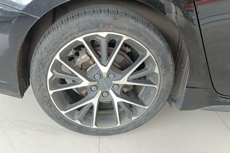 Used Lynk & Co 03 2020 2.0TD Automatic Jing Pro Edition Right Rear Wheel Hub