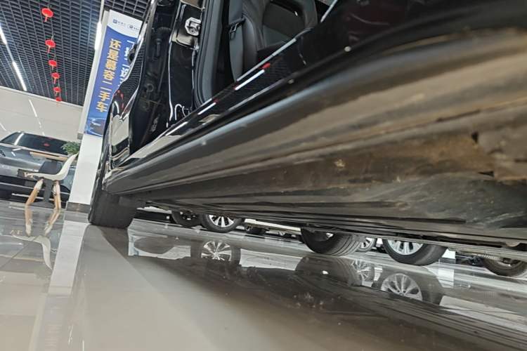 Used Lynk & Co 03 2020 1.5TD DCT Sport Edition Right Side Sill