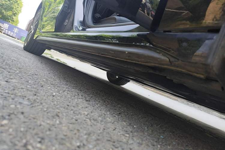 Used Lynk & Co 03 2020 1.5TD DCT Sport Edition Right Side Sill