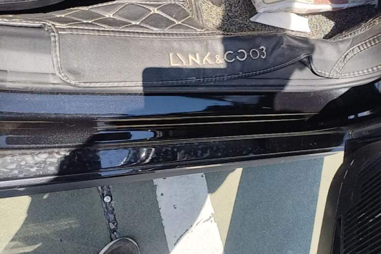 Used Lynk & Co 03 2020 03+ 2.0TD Automatic Wind-Chasing Edition Right Side Sill
