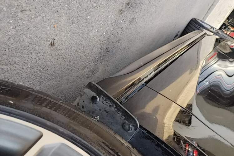 Used Lynk & Co 03 2020 1.5TD DCT JingPro Edition Right Side Sill