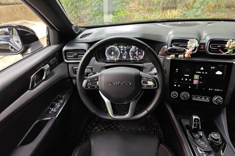 Used Lynk & Co 03 2020 2.0TD Automatic Jing Pro Edition Steering Wheel