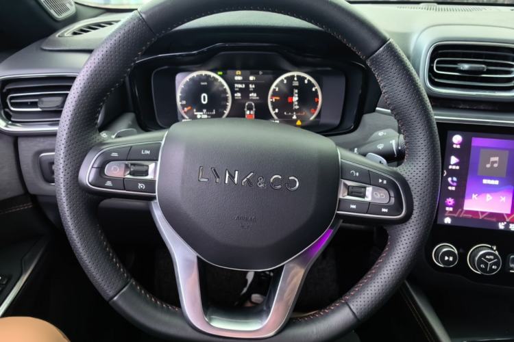 Used Lynk & Co 03 2020 2.0TD Automatic Jing Pro Edition Steering Wheel