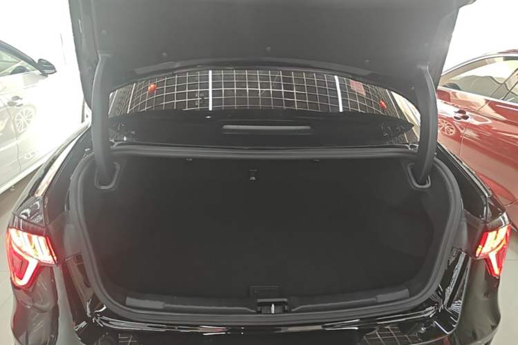 Used Lynk & Co 03 2020 1.5TD DCT Sport Edition Trunk