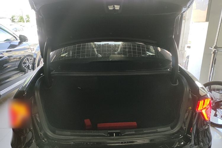 Used Lynk & Co 03 2020 1.5TD DCT JingPro Edition Trunk