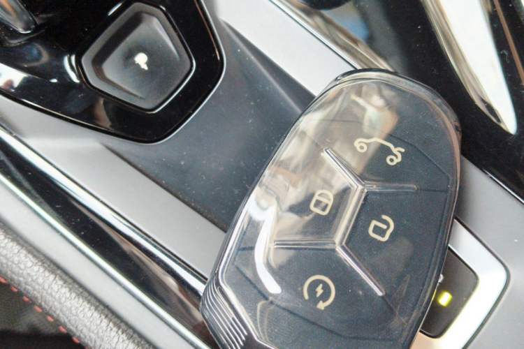 Used Lynk & Co 03 2020 2.0TD Automatic Jing Pro Edition Vehicle Key